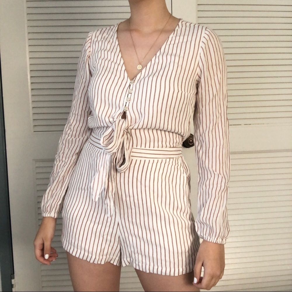 NEW WITH TAGS Abercrombie romper with POCKETS!